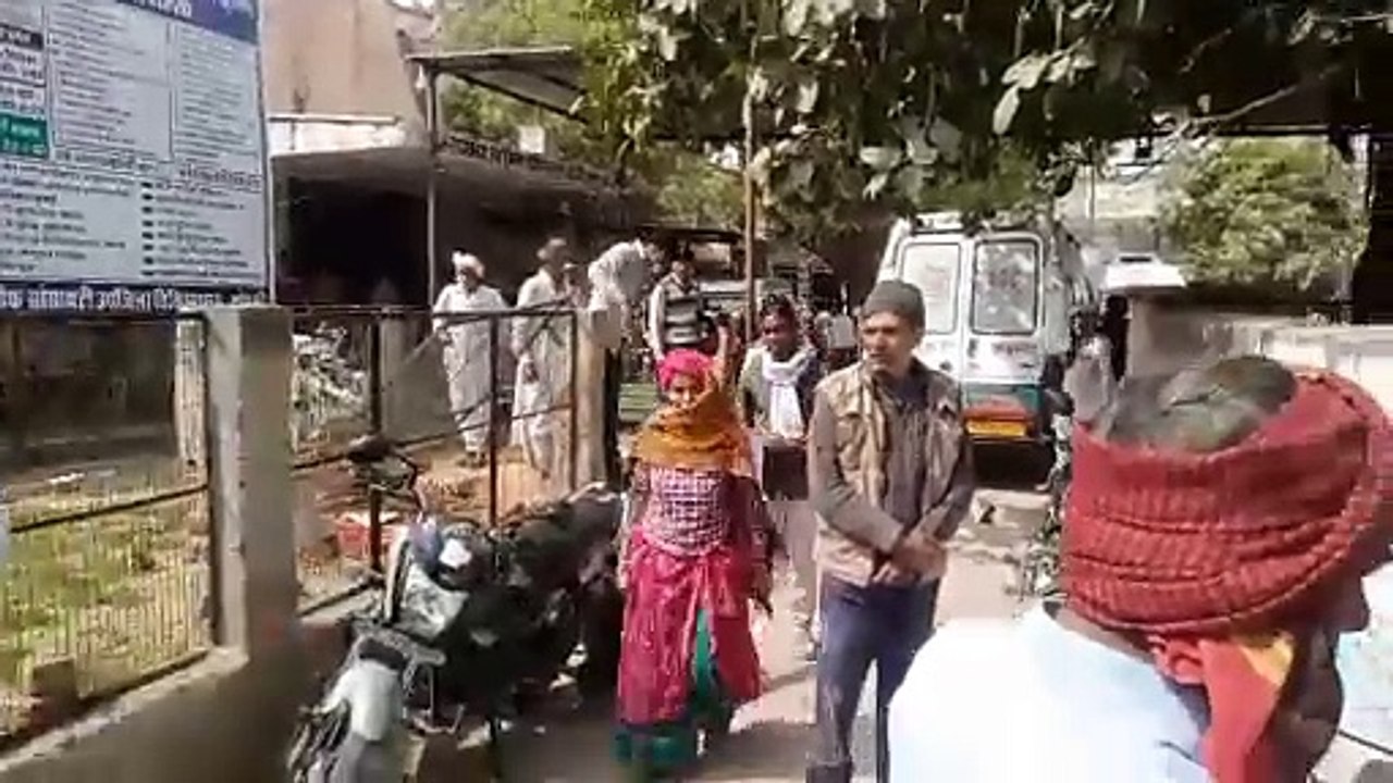 पिकअप ने मारी मोटरसाइकिल सवार को टक्कर, दुर्घटन...