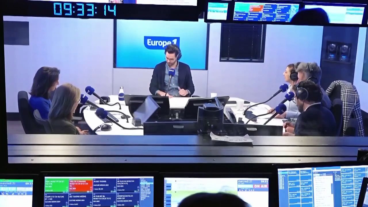 Jean-Luc Lemoine - Vous vous rendez compte à quoi ça tient le glamour ? A une lettre. Brad Pitt, tu rêves. Brad Bite beaucoup moins.