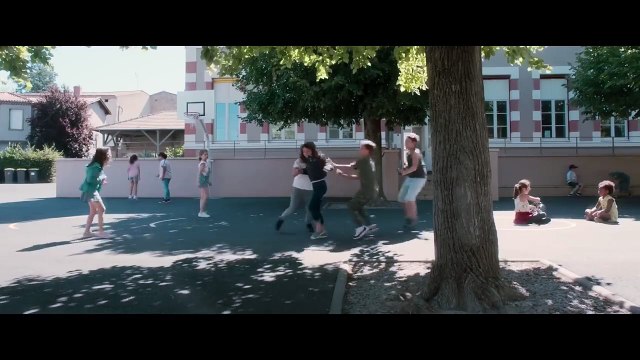 Bande-annonce du prochain film de Jacques Doillon, CE2 , avec Nora Hamzawi et Alexis Manenti