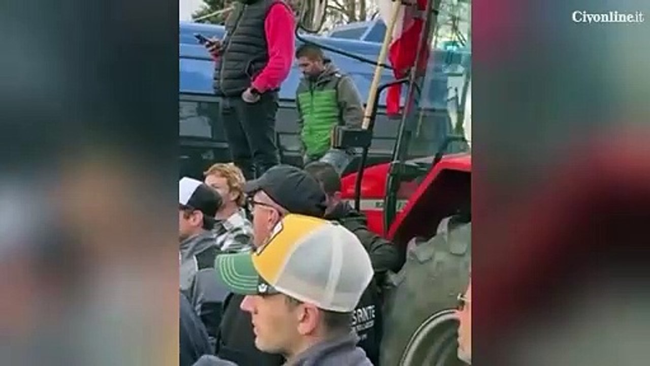 Protesta agricoltori traffico bloccato su via Nomentana