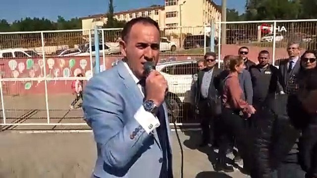 Beden eğitimi öğretmeni, öğrencinin yakınları tarafından beyzbol sopasıyla darp edildi