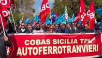 I lavoratori dell’Amat scendono in piazza a Palermo
