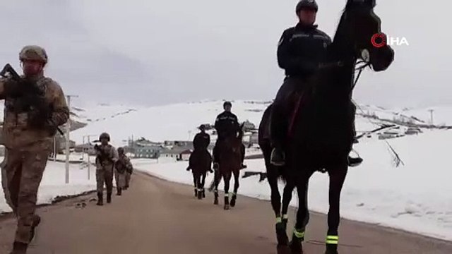 Van’da kaçakçılık faaliyetlerine karşı atlı birlikler görev başında