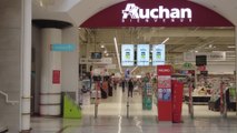 Casino : que fera Auchan de la coûteuse reprise des 98 magasins ?