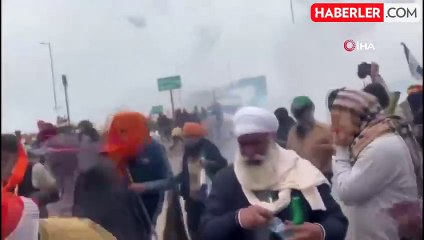 Hindistan'da hükümetle anlaşamayan çiftçiler sokaklara döküldü