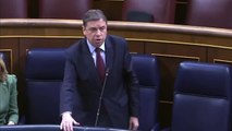 Luis Planas, ministro de Agricultura, sufre un mareo en el Congreso