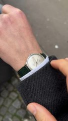 12€ pour cette jolie montre élégante. Comme toujours, le plaisir ressenti n’est pas corrélé au montant dépensé 
