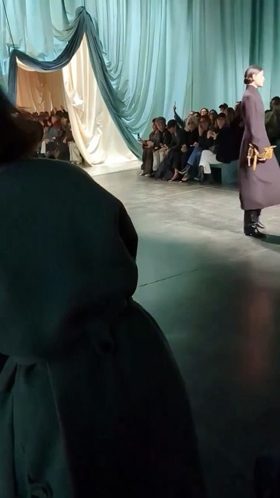 Milano Fashion Week, blitz animalista alla sfilata di Fendi