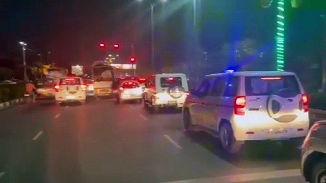 Video: रेड लाइट में रुके सीएम भजनलाल... काफिला देख लोग बोले: ऐसा तो पहले कभी नहीं देखा