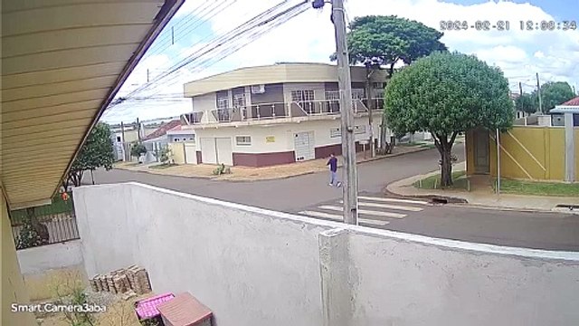 Vídeo mostra jovem voando após grave acidente na região de Goioerê