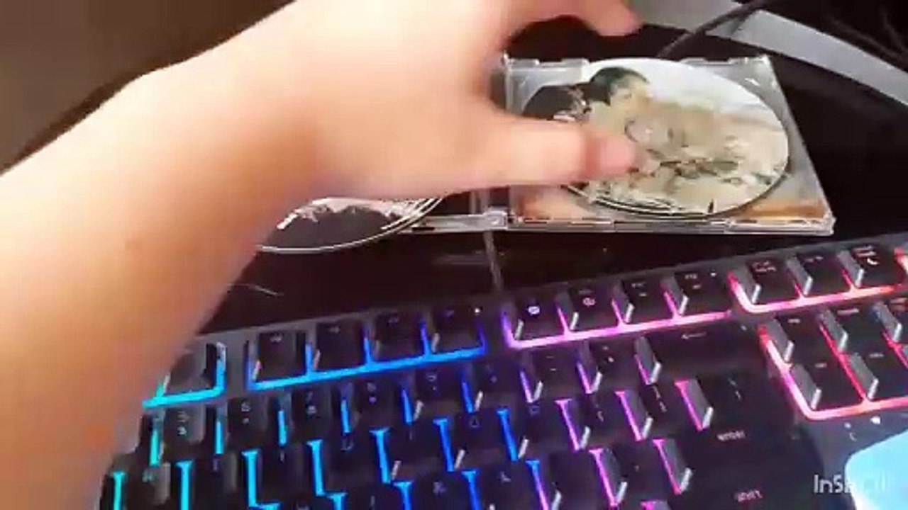 Switching From Disc 1 to Disc 2 to Disc 3 (Saving Private Ryan, Singapore, 2004)