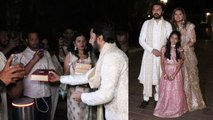 Rakul Preet Singh-Jackky Bhagnani की शादी के बाद परिवार वालों ने अपने हाथों से Paps को दी मिठाइयां!