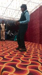 वीडियो स्टोरी : चर्चाओं में प्राध्यापक, मंच पर लगाए ठुमके तो बजी तालियां