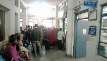 जिला अस्पताल में 53 चिकित्सक, ओपीडी में बैठे सिर्फ तीन चिकित्सक