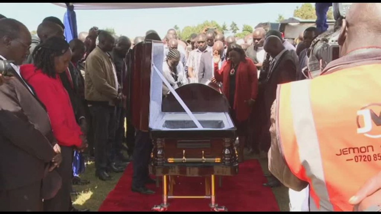 Migliaia di persone in Kenya rendono omaggio al maratoneta Kiptum