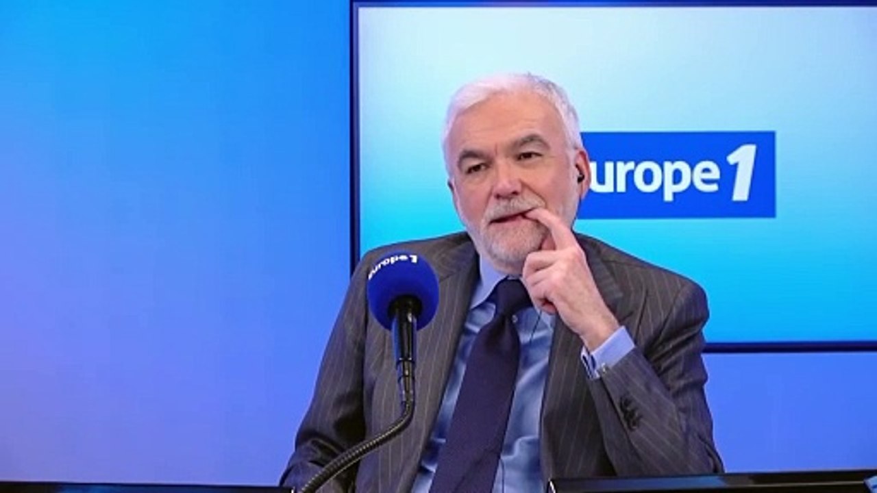 Pascal Praud et vous - Gérald Darmanin en Une de «Paris-Match» avec ses enfants : «Ça me met très mal à l'aise», affirme un auditeur
