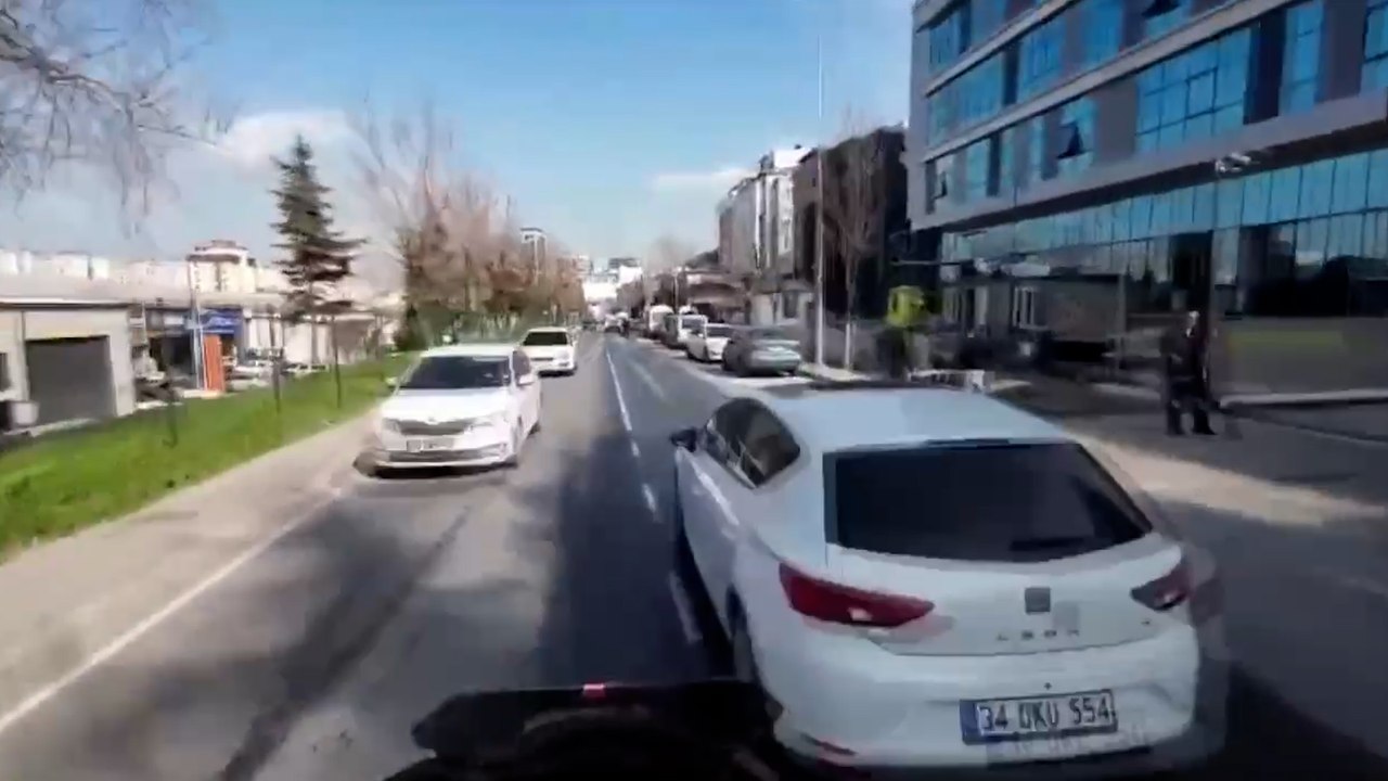 Motosiklet sürücüsü ile polis arasında kovalamaca