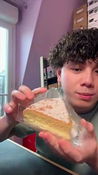 Dégustation d'une tarte Tropézienne