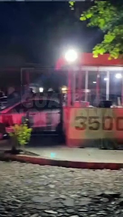 #Preliminar Un hombre murió tras caer de un quinto piso de un complejo habitacional en la colonia Rinconada de la Calma, en Zapopan #GuardiaNocturna