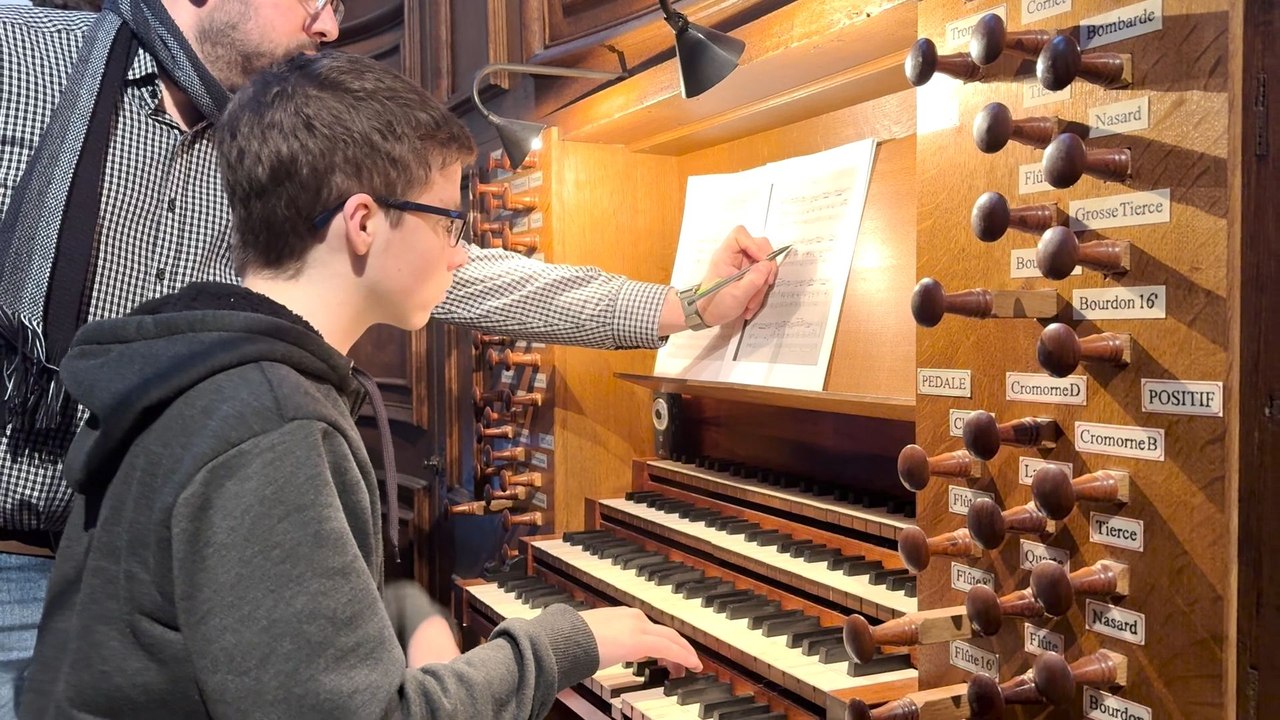 Cours d'orgue à la Collégiale de Leuze par Jonathan Bridoux