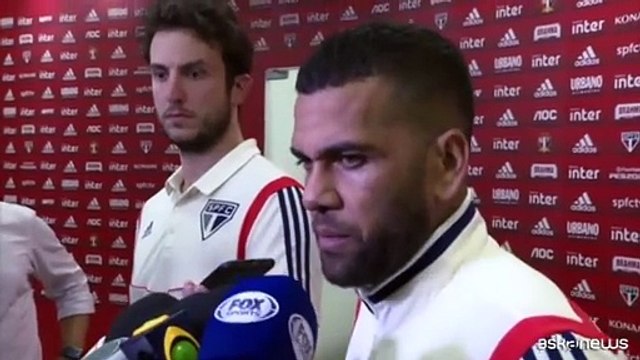 Calcio, Dani Alves condannato a 4 anni e mezzo per violenza sessuale