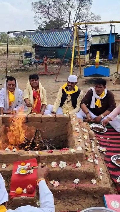 गूंजे विश्वकर्मा के जयकारे, मंदिरों में हवन, मह...