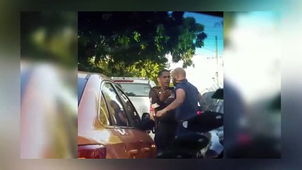 Sacerdote denuncia atropello policial durante detención de un padre con su hija frente a escuela