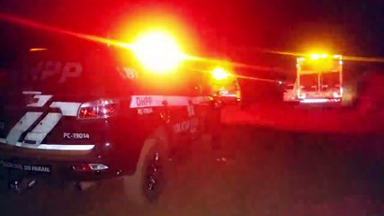Corpo de suspeito de assalto morto em confronto com a PM na BR-369 é recolhido pelo IML