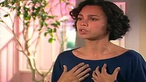 Novela História de Amor (1995) - Helena e Joyce brigam por presente de Carlos