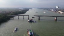 Çin'de kargo gemisinin çarptığı köprü çöktü