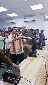 Video; डिप्टी सीएम विजय शर्मा ने एकलव्य शूटिंग प्रतियोगिता 2024 का किया शुभारंभ, लगाए निशाने...