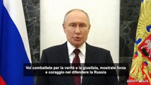 Il presidente Putin saluta gli 
