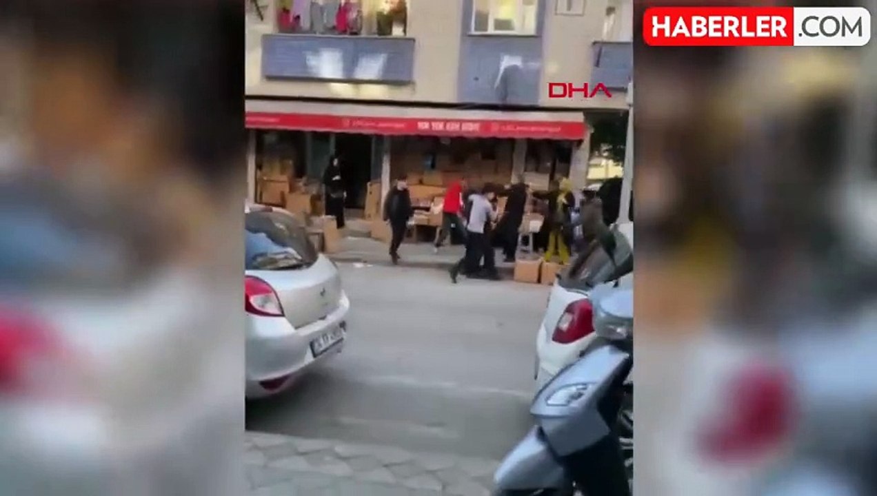 Esnaf, müşterisini eşinin ve çocuğunun yanında fırçayla dövdü