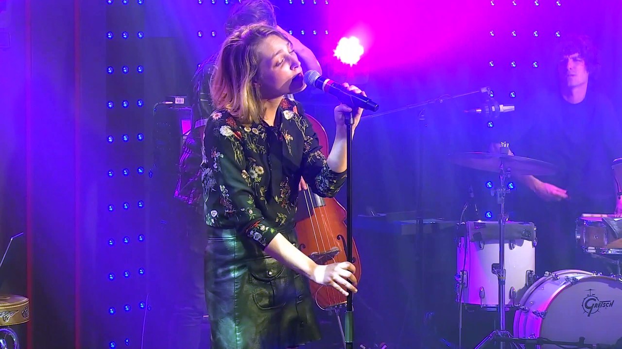 Nouvelle Vague, Marine Quéméré - Love will tear us apart (Live) - Le Grand Studio RTL