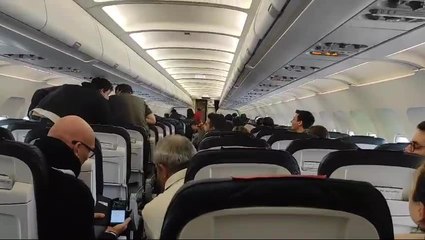 Les joueurs de l'union réagissent au tirage au sort de la Conférence dans leur avion