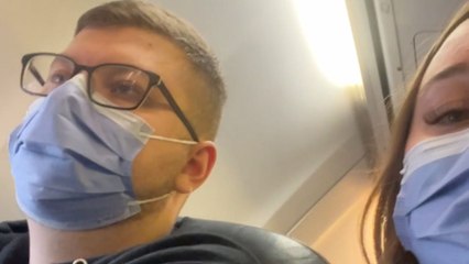 Wife slips airplane attendant a note to cheer her cancer-survivor husband