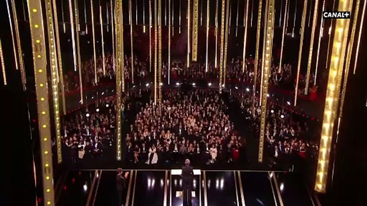 Revoir le discours très attendu et ovationné de Judith Godrèche : "Depuis quelque temps, je parle mais je ne vous entends pas. Où êtes-vous ? Que dites-vous ?"
