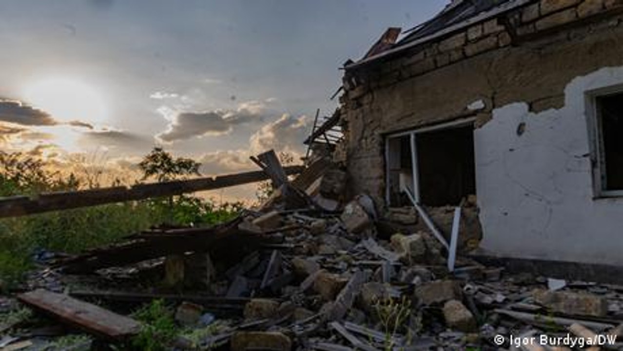 Ukrainian village pays high price to keep Russia at bay