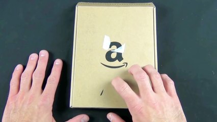 Amazon Kindle Touch： Unboxing and Review