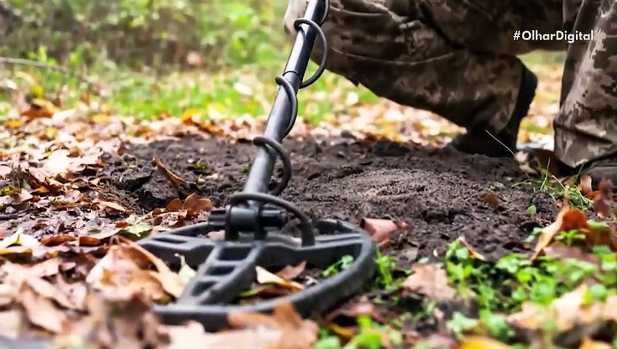 Detector de metais encontra anel de ouro de 1.500 anos atrás