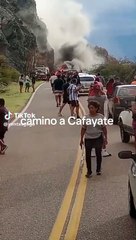 🚗 Auto en llamas en la ruta a Cafayate: conductores en pánico