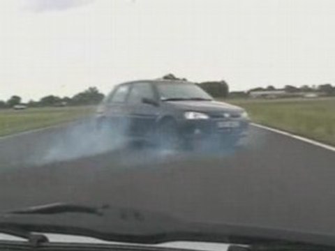 Sortie de piste de la 106 S16 de Zejipe à Lurcy Levis