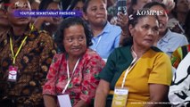Potret AHY Ikut Jokowi Bagi Beras ke Warga Bitung, Sulawesi Utara