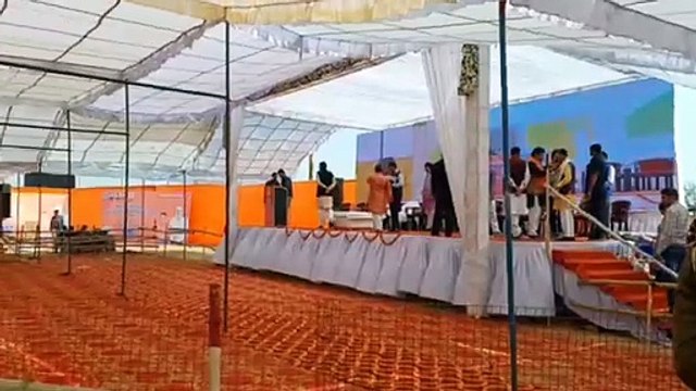 अलवर में सीएम भजन लाल शर्मा की जनसभा, जुटने लगी भीड़