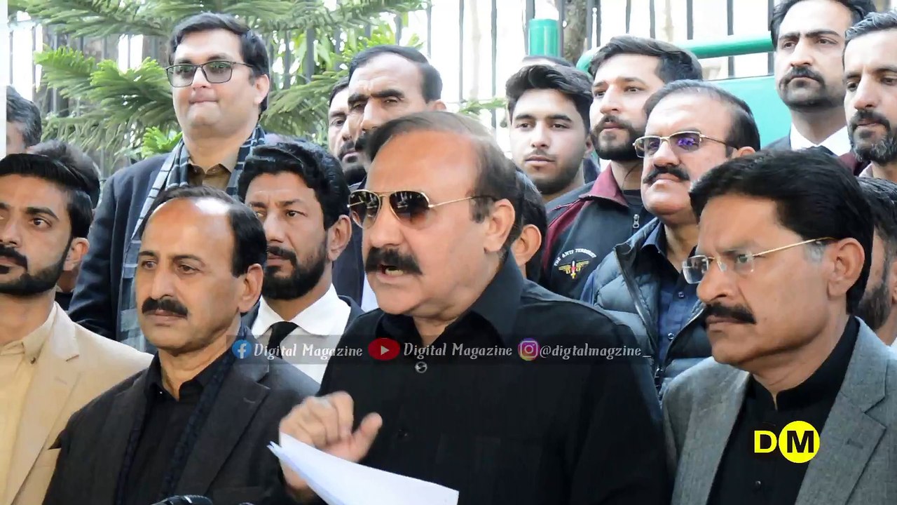 اسلام آباد سے مسلم لیگ ن کے تینوں حلقوں سے کامیاب امیدوار, ڈاکٹر طارق فضل چوھدری، انجم عقیل خان اور راجہ خرم نواز  الیکشن کمیشن کے باہر فارم 45 لے کر عمران خان پر برس پڑے۔۔ دیکھیں