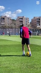 Lewandowski tira de magia en los entrenamientos del Barça