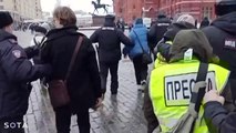اعتقالات في موسكو خلال تجمع لزوجات جنود روس يحاربون في أوكرانيا
