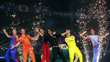 Shah Rukh Khan steals hearts of fans and celebs at WPL 2024, his dapper look going viral