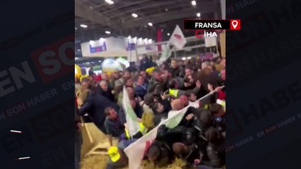 Fransız çiftçiler Macron’un katıldığı tarım fuarını bastı