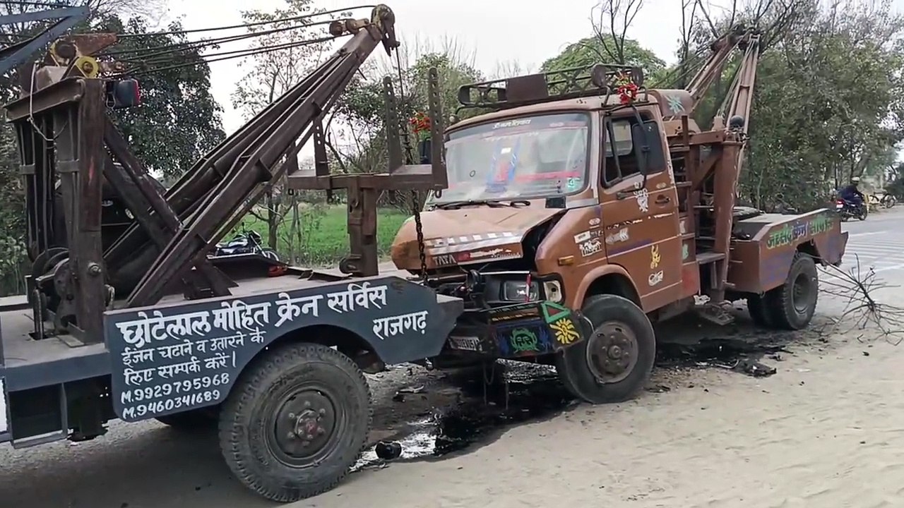 कार-पिकअप की भिड़ंत, जीजा-साले की मौत व पांच घायल